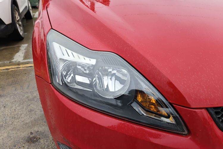 福特 福克斯 2013款 两厢经典 1.8L 自动基本型车身外观8