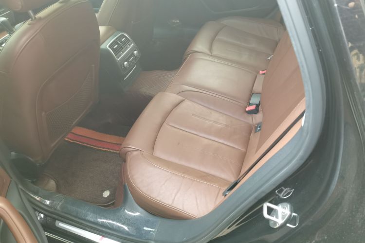 奥迪A6L 2018款 30周年年型 30 FSI 风尚型中控内饰21