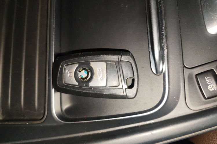 宝马3系 2019款 320Li 时尚型中控内饰11