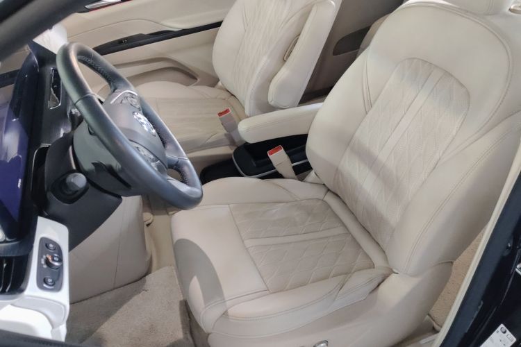 别克GL8 2020款 Avenir艾维亚 六座贤礼版中控内饰19