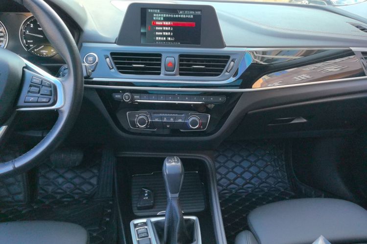 宝马1系 2018款 改款 118i 运动型局部细节16