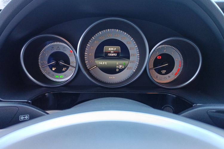 奔驰E级 2014款 E 260 L 运动型中控内饰14