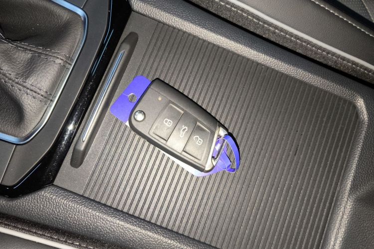 大众 速腾 2025款 改款 300TSI DSG超越版中控内饰7001