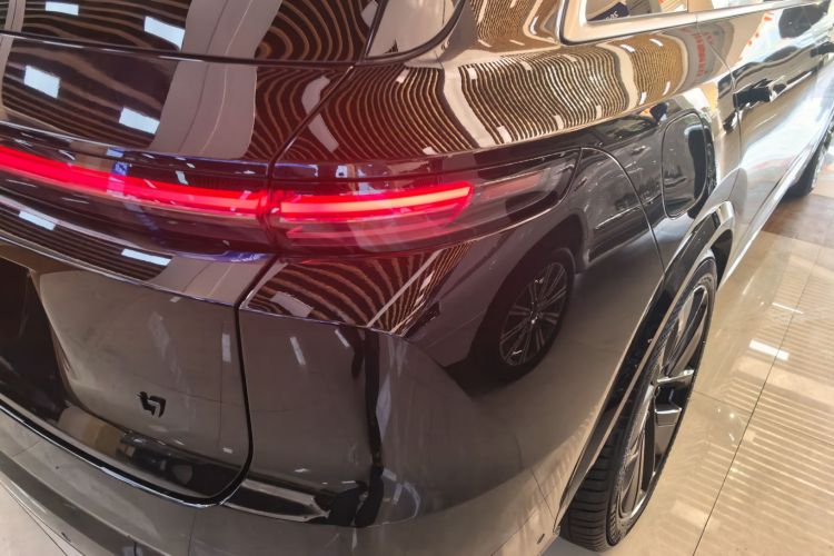 理想汽车 理想L7 2025款 Max 智能焕新版车身外观9