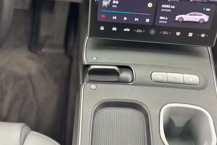 蔚来ET5 2022款 75kWh中控内饰18