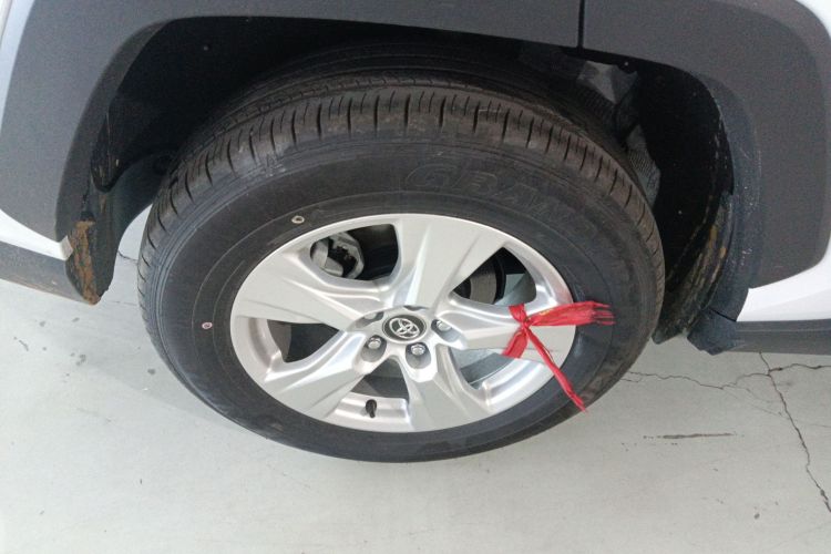 丰田 RAV4荣放 2024款 2.0L CVT两驱都市版车身外观6008