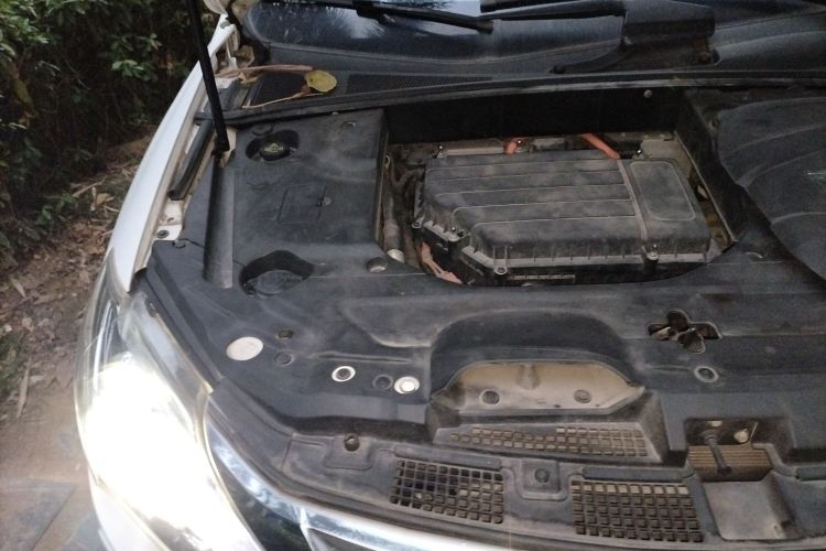 比亚迪 唐新能源 2017款 2.0T 全时四驱豪雅型 7座局部细节9006