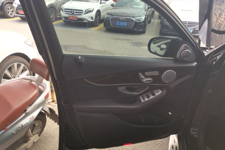 奔驰GLC 2019款 GLC 260 L 4MATIC 豪华型中控内饰7007