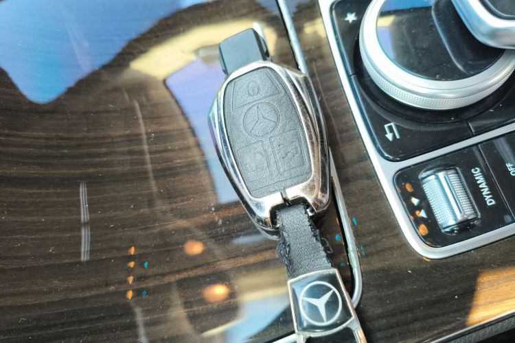 奔驰C级 2018款 C 180 L 时尚型中控内饰7001