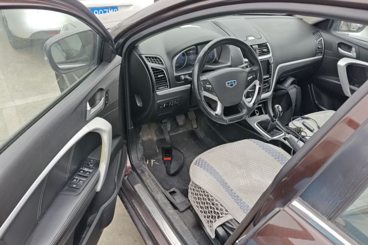 吉利汽车 帝豪 2016款 三厢 1.5L 手动向上版中控内饰7003