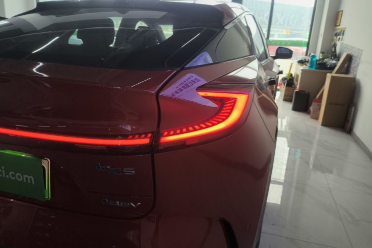 丰田bZ5 2025款 550 PRO智行版车身外观9