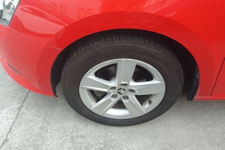 斯柯达 晶锐 2017款 1.4L 手动车享版车身外观6007