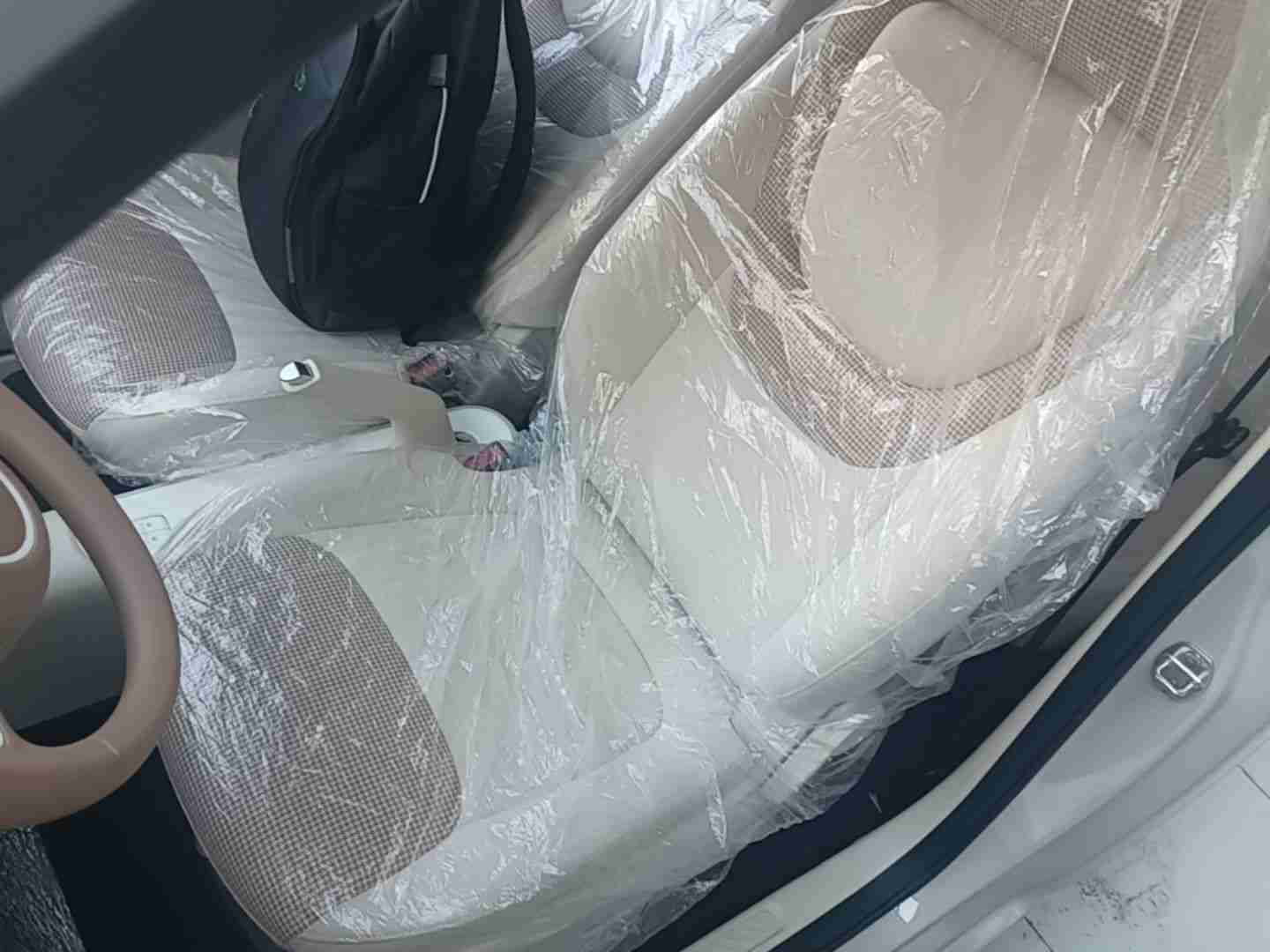 车辆左侧前座椅展示