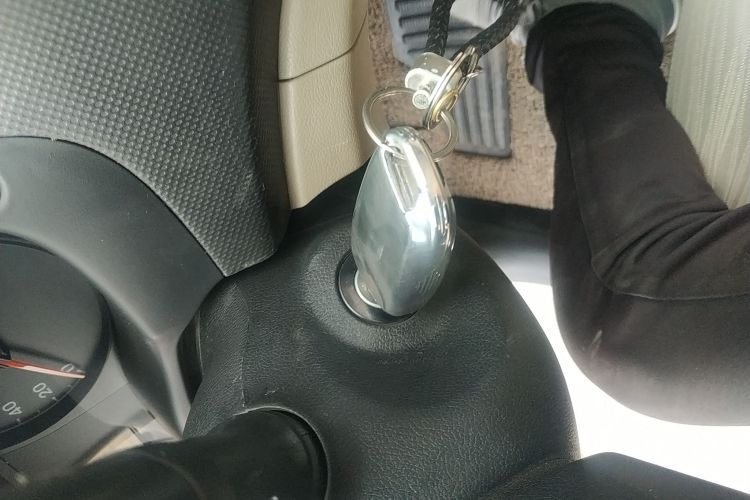 现代 瑞纳 2014款 1.4L 自动智能型GLS中控内饰7001