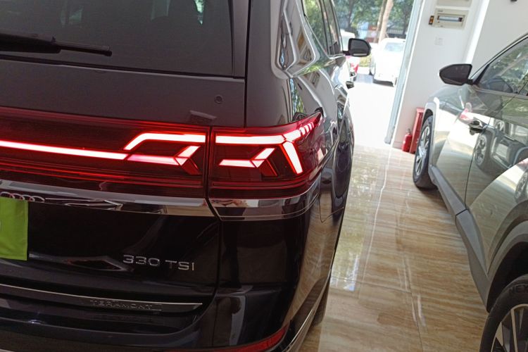 大众 途昂 2024款 330TSI 两驱龙腾版车身外观9