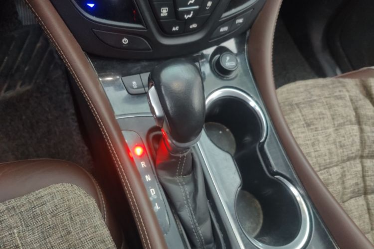 别克 昂科威 2018款 28T 四驱精英型局部细节18