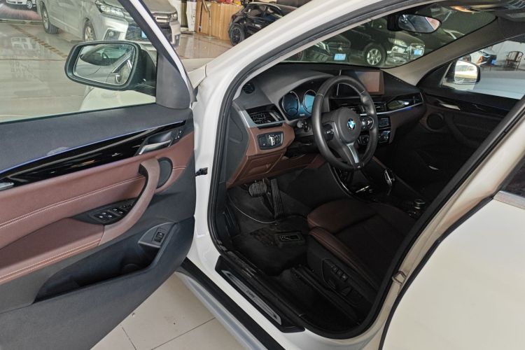 宝马X1 2020款 sDrive20Li 尊享型中控内饰7003