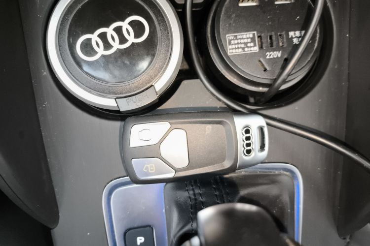 奥迪A3 2018款 30周年年型 Limousine 35 TFSI 进取型中控内饰11