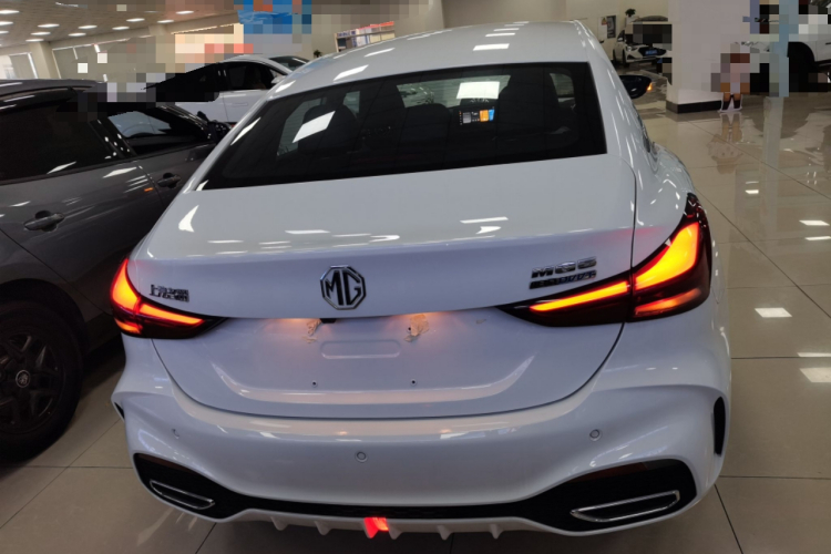 名爵 MG5 2025款 180DVVT 全球抢先版车身外观6