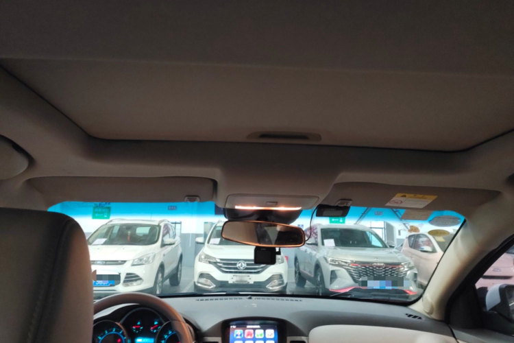 雪佛兰 科鲁兹 2015款 1.5L 经典 SE AT中控内饰22