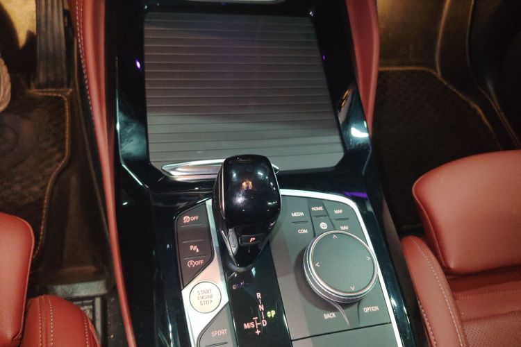 宝马X4 2022款 xDrive 25i M运动套装局部细节18