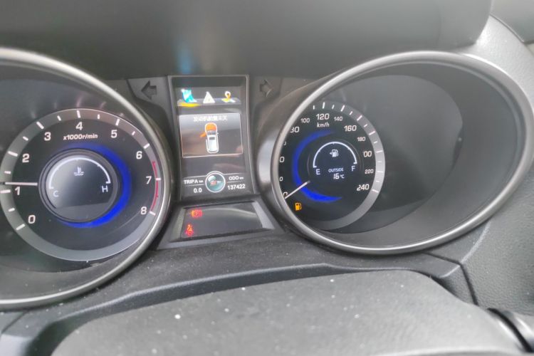 长安CS75 2014款 2.0L 手动豪华型 国V中控内饰15