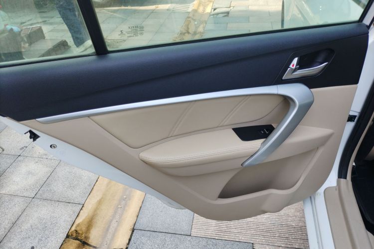 吉利汽车 帝豪 2017款 三厢百万款 1.5L 手动豪华型中控内饰7008