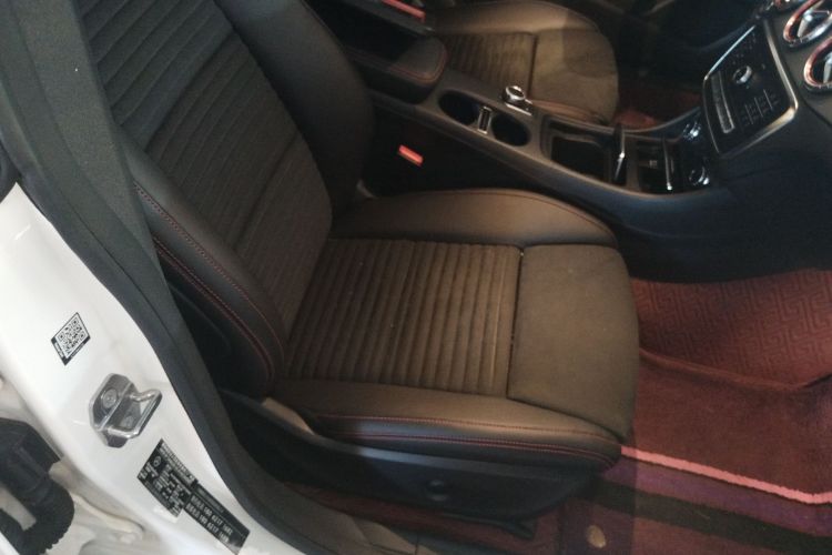 奔驰CLA 2018款 CLA 220 4MATIC局部细节41