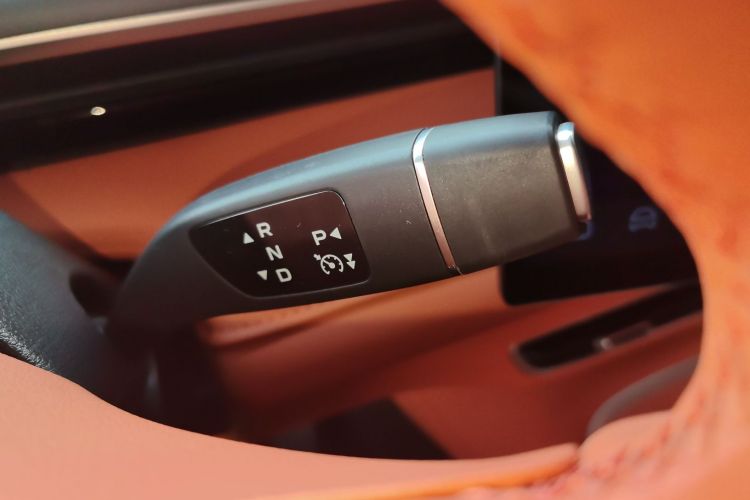 深蓝汽车 深蓝S07 2024款 215Max 乾崑智驾ADS SE增程版中控内饰18