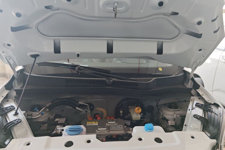 零跑汽车 零跑T03 2025款 310舒享版机舱底盘24