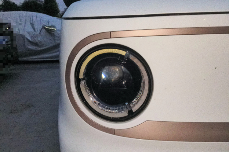 吉利银河 2023款 熊猫mini 200km 耐力熊车身外观8