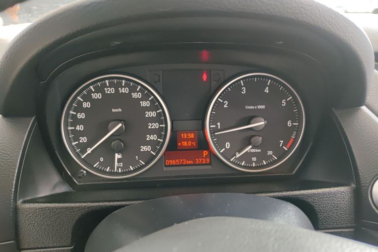 宝马X1 2013款 sDrive18i 领先型中控内饰14