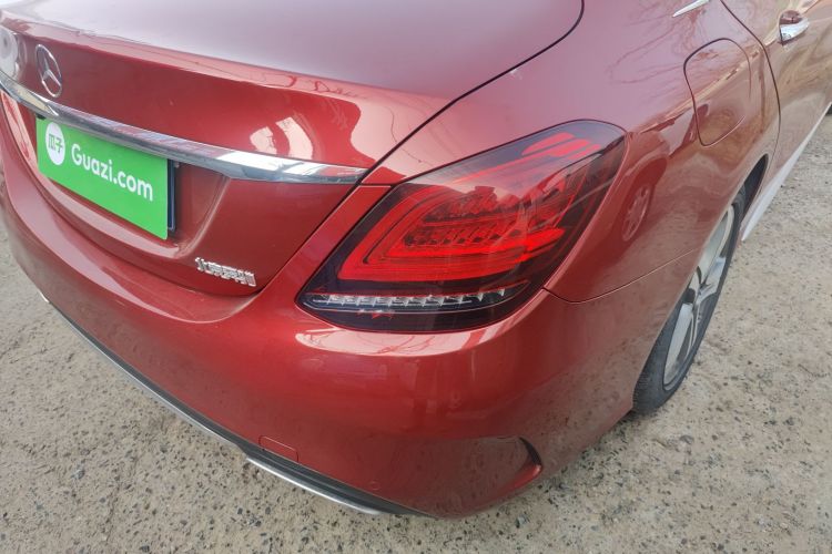 奔驰C级 2019款 C 260 L 运动版车身外观9