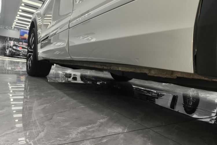 大众 途观L 2019款 330TSI 自动两驱R-Line旗舰版 国VI局部细节9002