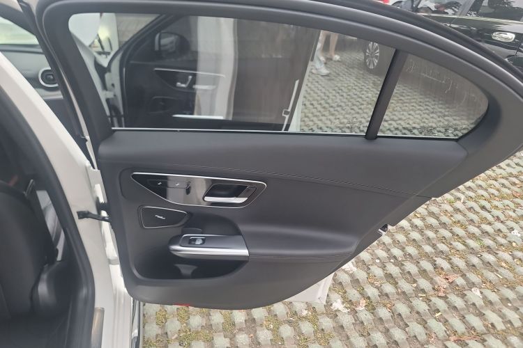 奔驰C级 2023款 C 200 L 运动版中控内饰7006