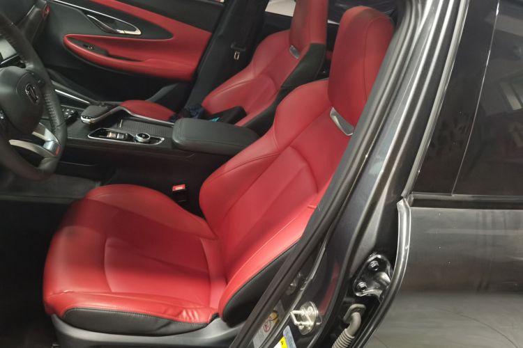 长安UNI-T 2020款 1.5T 尊贵型中控内饰19