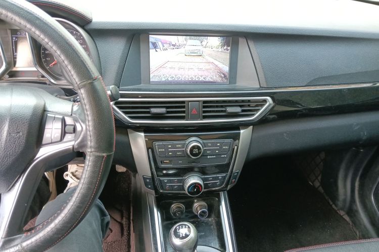 众泰 大迈X5 2015款 1.5T 手动尊贵型 国V中控内饰16