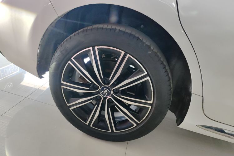 比亚迪 宋MAX新能源 2019款 DM 1.5T 智联致耀型 6座 国VI车身外观6008