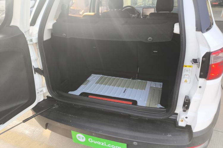 福特 翼搏 2018款 1.5L 自动铂翼型机舱底盘23