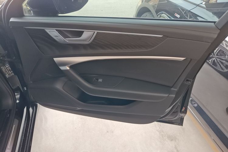 奥迪A6L 2024款 45 TFSI quattro 臻选动感型中控内饰42