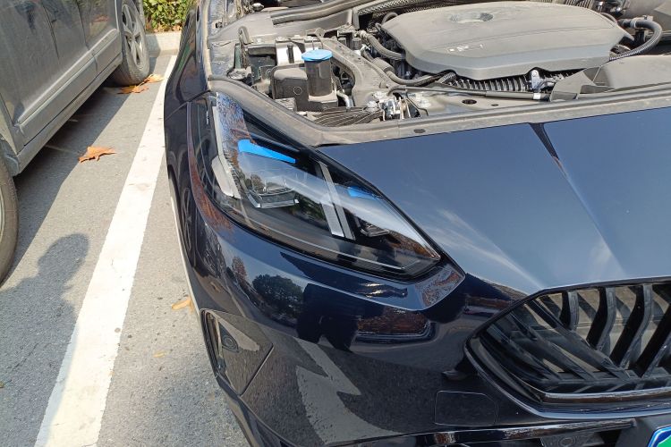 宝马2系 2025款 225L M运动曜夜套装车身外观8