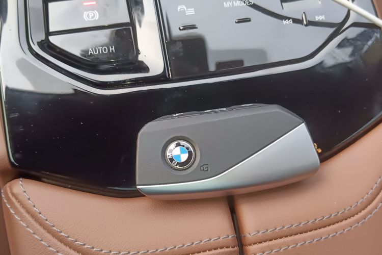 宝马5系 2024款 530Li 领先型 M运动套装中控内饰7001