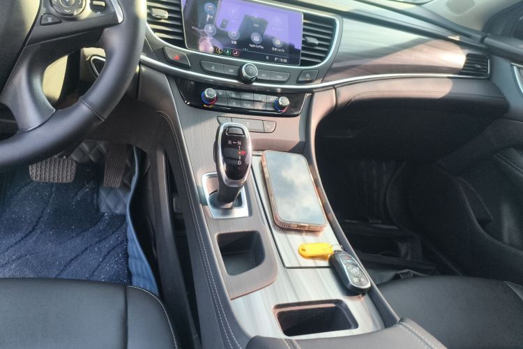 别克 君越 2019款 28T 豪华型中控内饰18