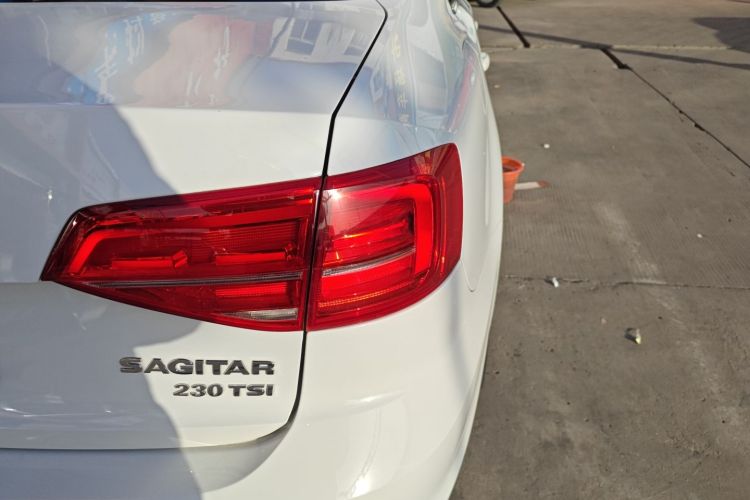 大众 速腾 2016款 230TSI 25周年纪念版车身外观9