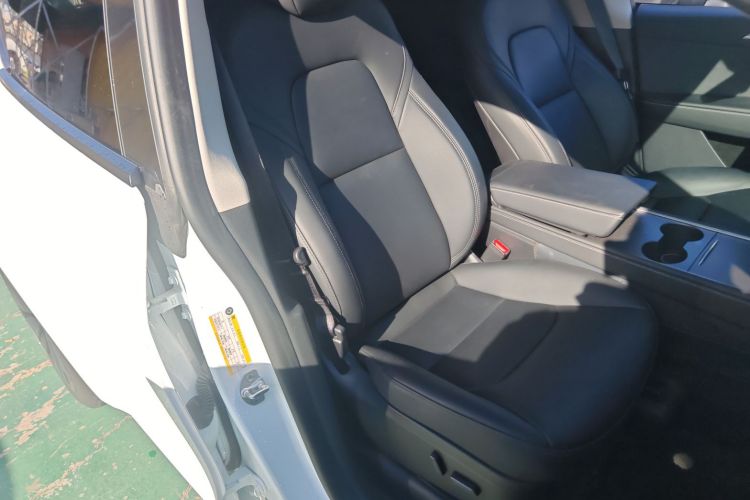 特斯拉 Model Y 2023款 后轮驱动版局部细节41