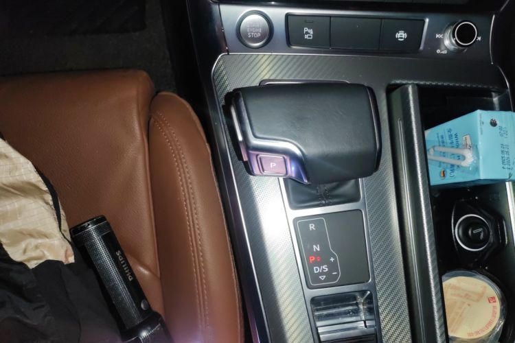 奥迪A6L 2020款 40 TFSI 豪华致雅型中控内饰18