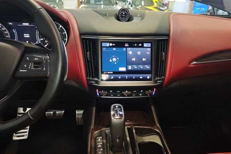 玛莎拉蒂 Levante 2021款 3.0T 标准版中控内饰16