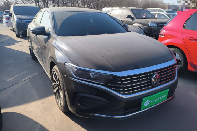 大众 帕萨特 2025款 出众款 330TSI 精英版车身外观3