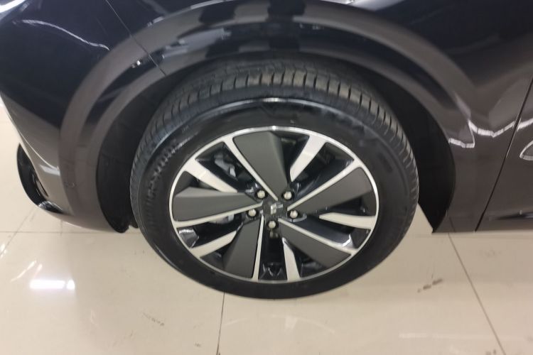 理想汽车 理想L6 2025款 Pro 智能焕新版车身外观6002