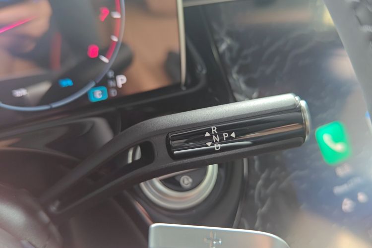 奔驰E级 2025款 改款 E 300 L 豪华型中控内饰18